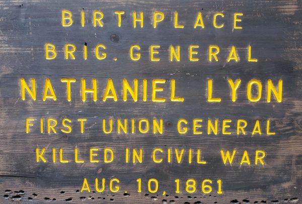 BIRTHPLACE BRIG. GENERAL NATHANIEL LYON WAR MEMORIAL PLAQUE