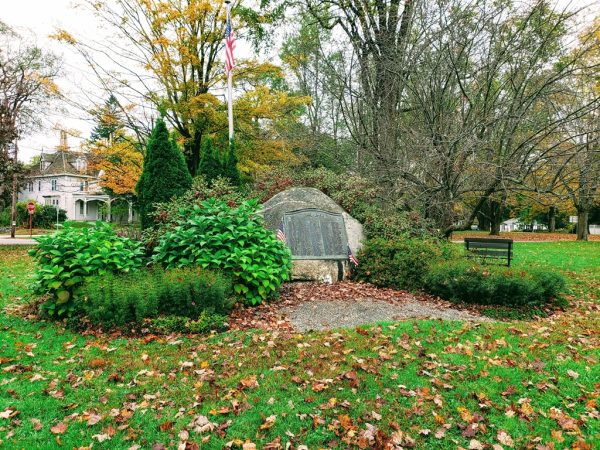 TOWN OF THOMPSON CIVIL AND SPANISH WARS MEMORIAL