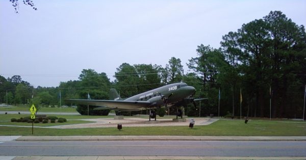 DC-3/C-47 “SKYTRAIN” WAR MEMORIAL AIRPLANE