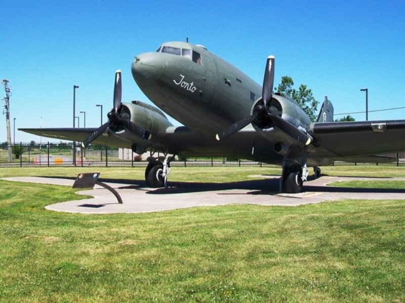 DOUGLAS C-47 WAR MEMORIAL AIRPLANE
