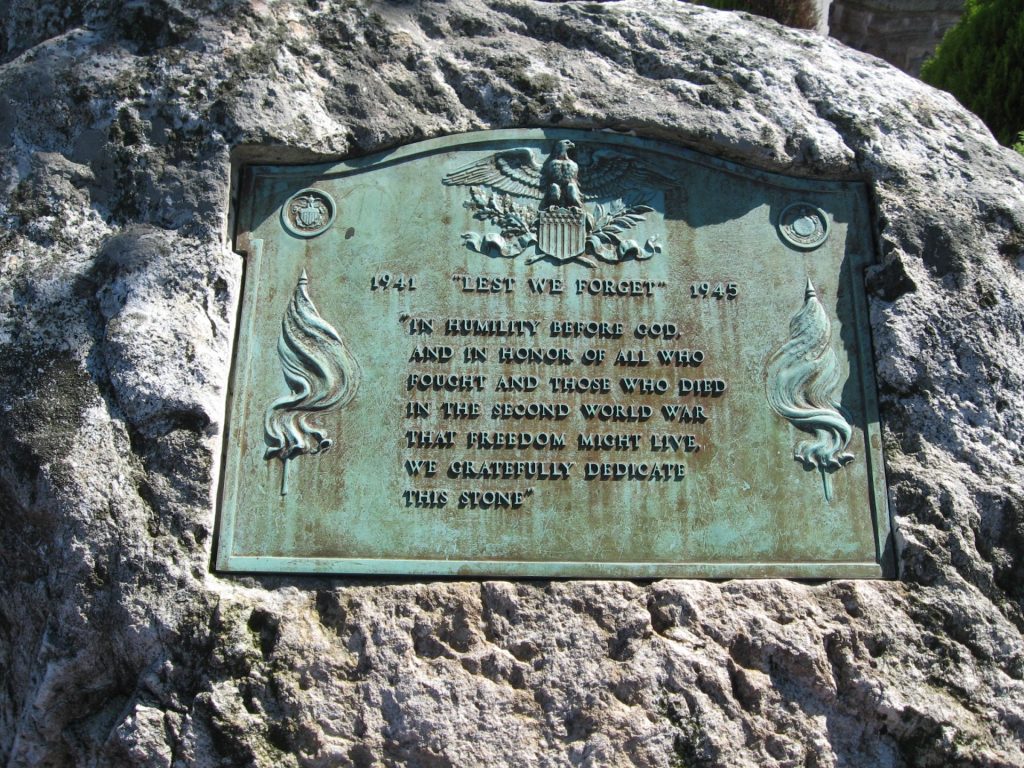 MAHOPAC “LEST WE FORGET” WORLD WAR II MEMORIAL PLAQUE