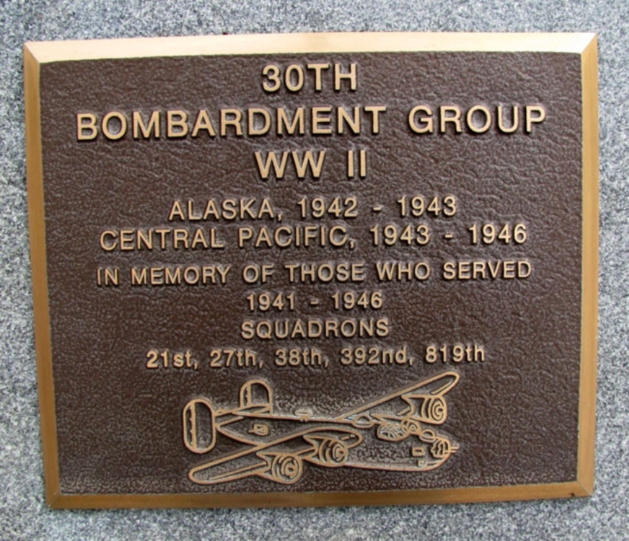 30TH BOMBARDMENT GROUP WW II MEMORIAL PLAQUE