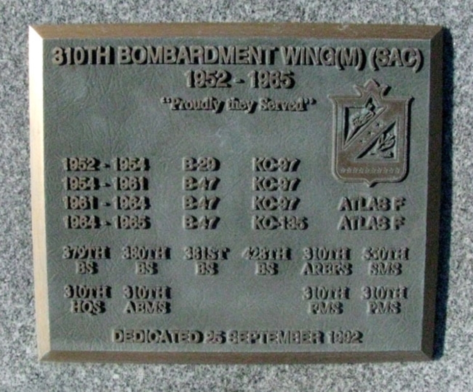 310TH BOMBARDMENT WING (M) WAR MEMORIAL PLAQUE