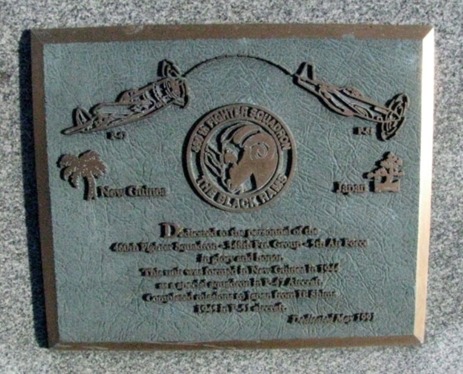 460TH FIGHTER SQUADRON WAR MEMORIAL PLAQUE