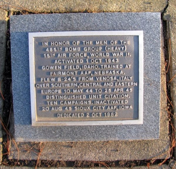 485TH BOMB GROUP (HEAVY) WAR MEMORIAL PLAQUE