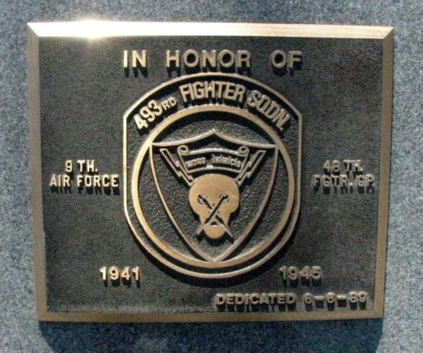 493RD FIGHTER SQDN. WAR MEMORIAL PLAQUE