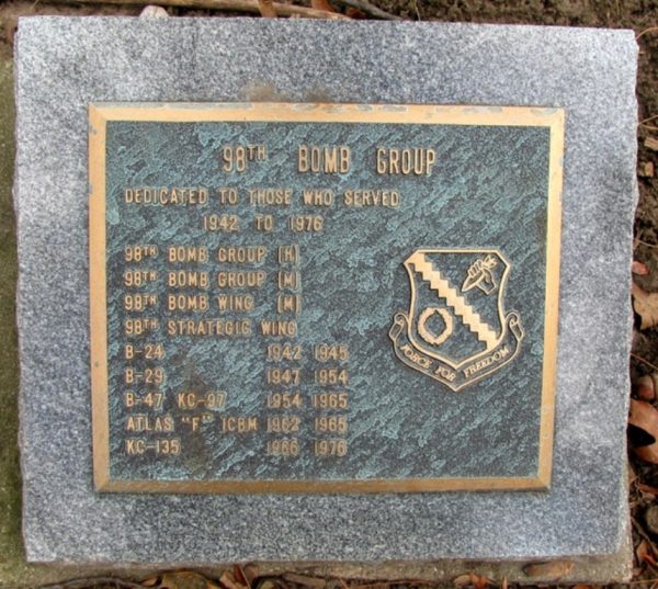 98TH BOMB GROUP WAR MEMORIAL PLAQUE