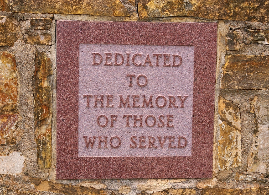 DUNCAN MEMORIAL PARK GATE STONE B