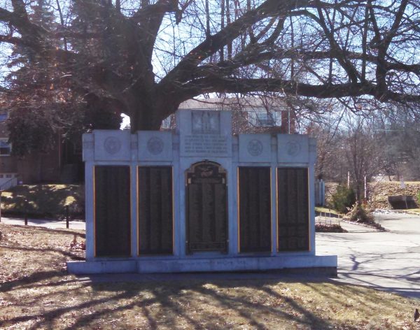 GREENFIELD WORLD WARS I AND II MEMORIAL
