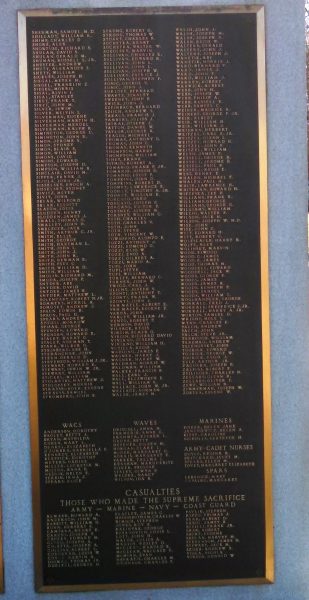 GREENFIELD WORLD WARS I AND II MEMORIAL PLAQUE E