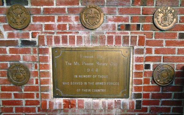 MOUNT POCONO ARMED FORCES MEMORIAL CLOSE-UP