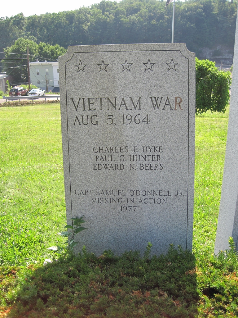 WEATHERLY WAR MEMORIAL STONE B