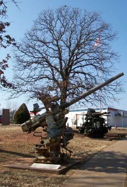 3 INCH 50 MM DECK GUN WAR MEMORIAL