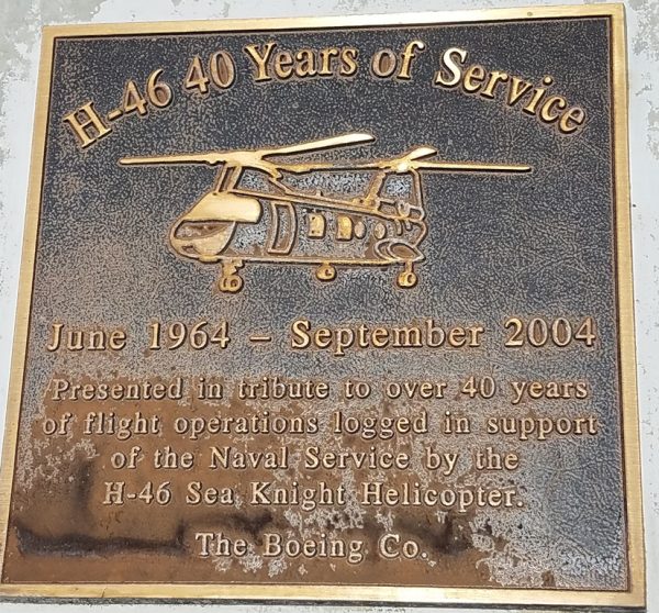 H-46 40 YEARS OF SERVICE WAR MEMORIAL PLAQUE