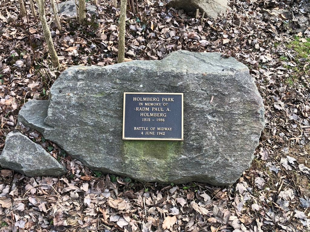 HOLMBERG PARK WAR MEMORIAL PLAQUE