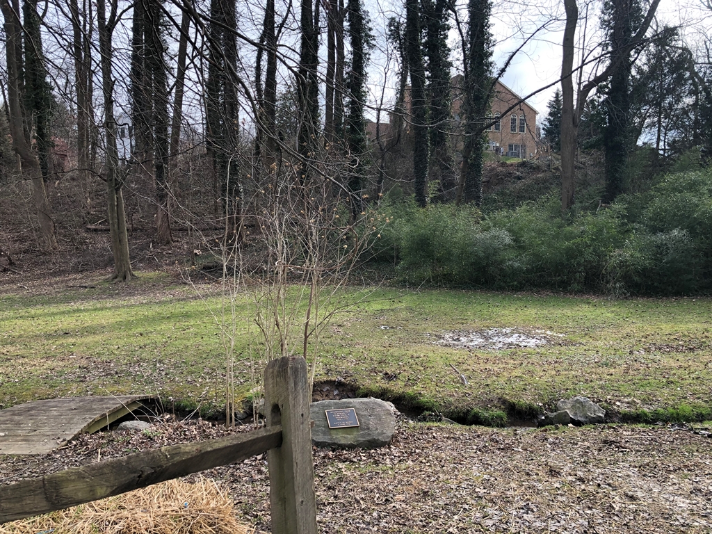 HOLMBERG PARK WAR MEMORIAL