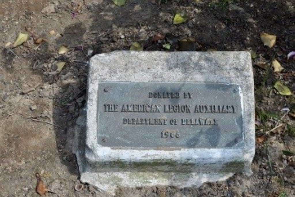 AMERICAN LEGION AUXILIARY WAR MEMORIAL TREE PLAQUE