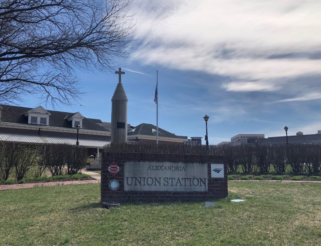 IN MEMORY OF ALEXANDRIA WAR DEAD MEMORIAL CROSS
