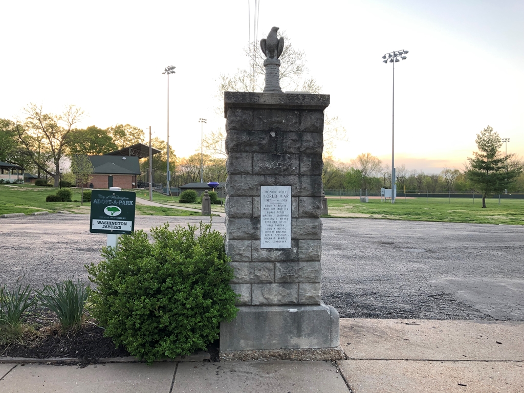 WASHINGTON WORLD WAR HONOR ROLL MEMORIAL