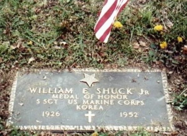 WILLIAM E SHUCK JR MEDAL OF HONOR WAR MEMORIAL GRAVE STONE