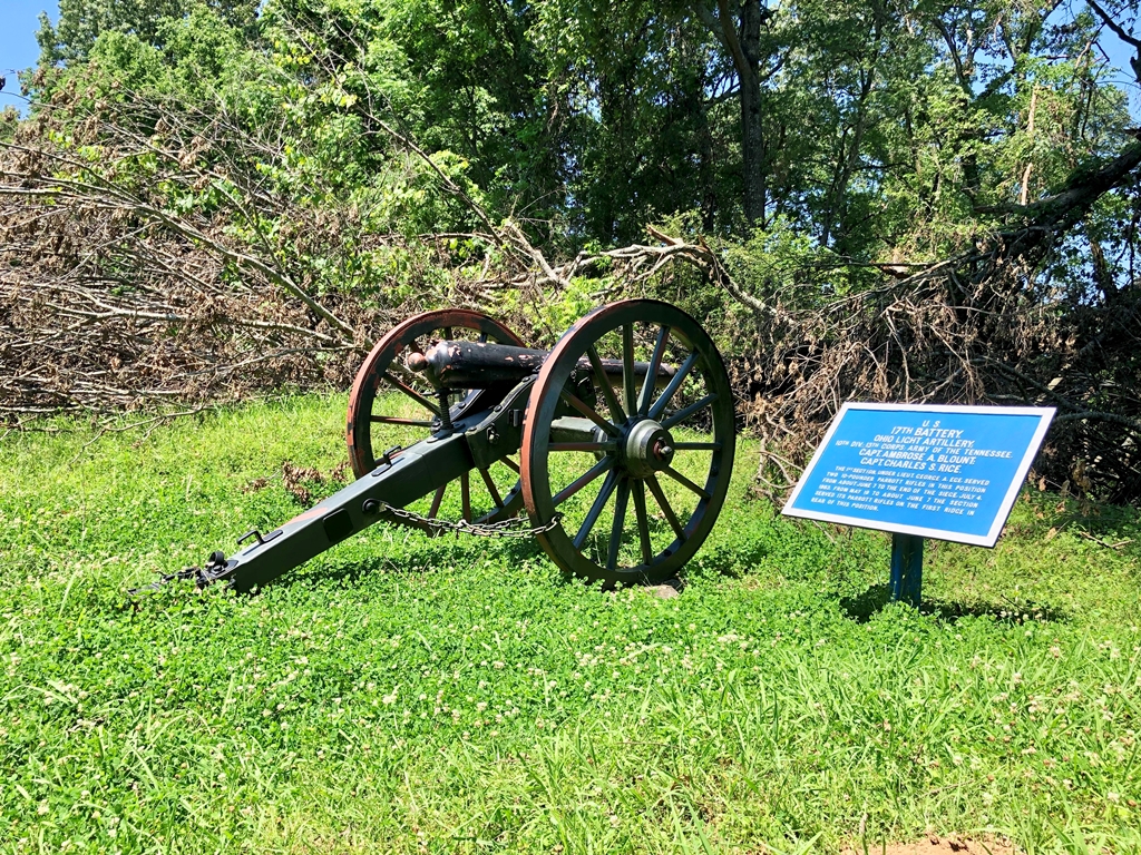 U.S. 17TH BATTERY, OHIO LIGHT ARTILLERY WAR MEMORIAL CANNON