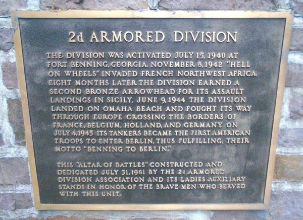 2D ARMORED DIVISION WAR MEMORIAL PLAQUE A