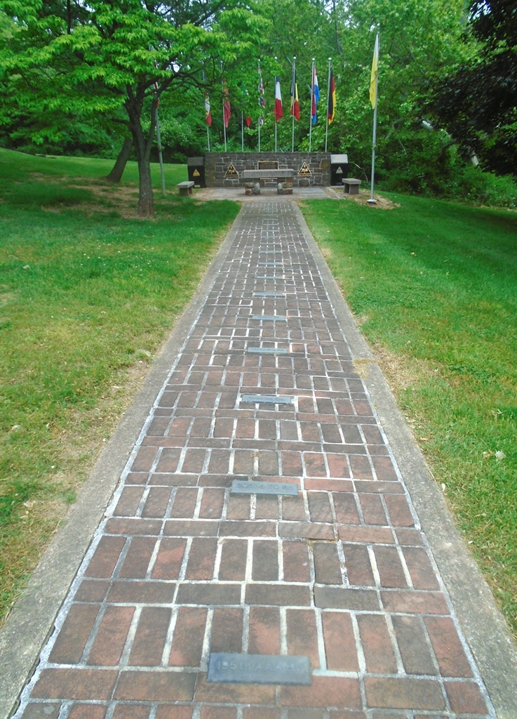 2D ARMORED DIVISION WAR MEMORIAL WALKWAY