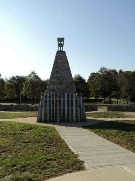 MEMORIAL TO THE FRENCH FLEET