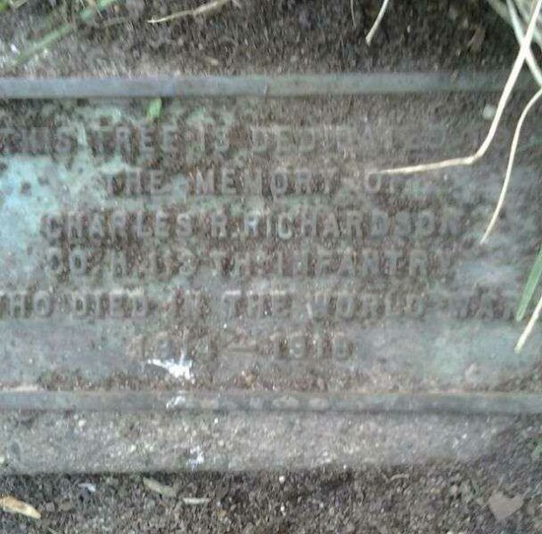 CHARLES RICHARDSON MEMORIAL TREE PLAQUE