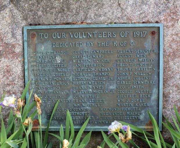 TO OUR VOLUNTEERS OF 1917 MEMORIAL PLAQUE