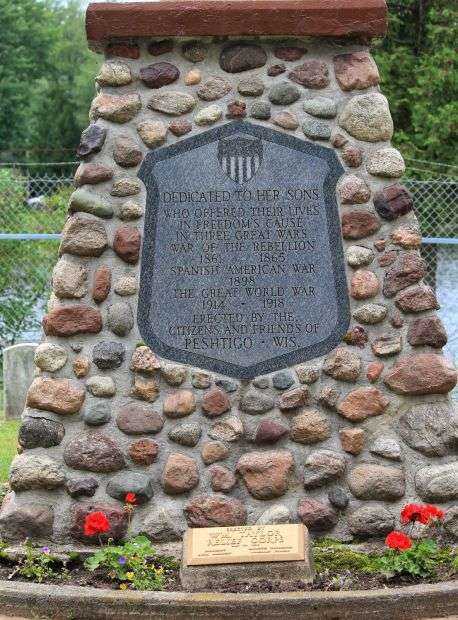 PESHTIGO WAR VETERANS MEMORIAL PLAQUE