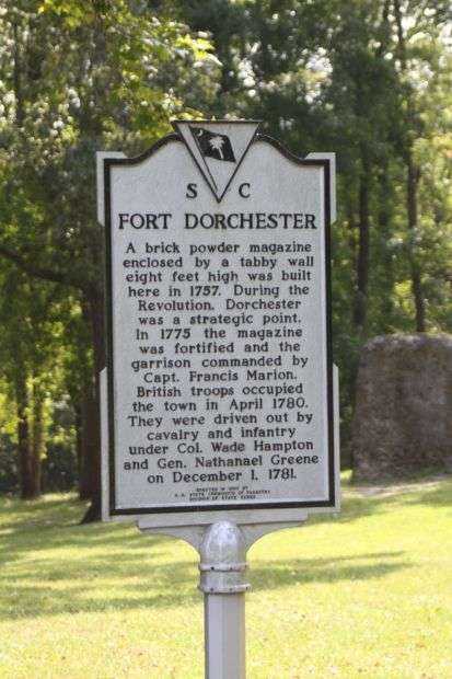 FORT DORCHESTER REVOLUTIONARY WAR MEMORIAL MARKER