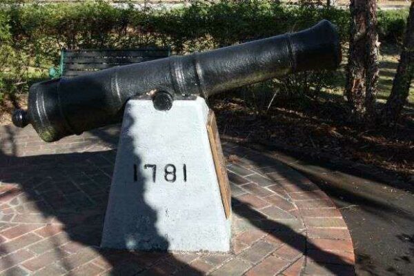 FOUR HOLES SWAMP REVOLUTIONARY WAR MEMORIAL CANNON