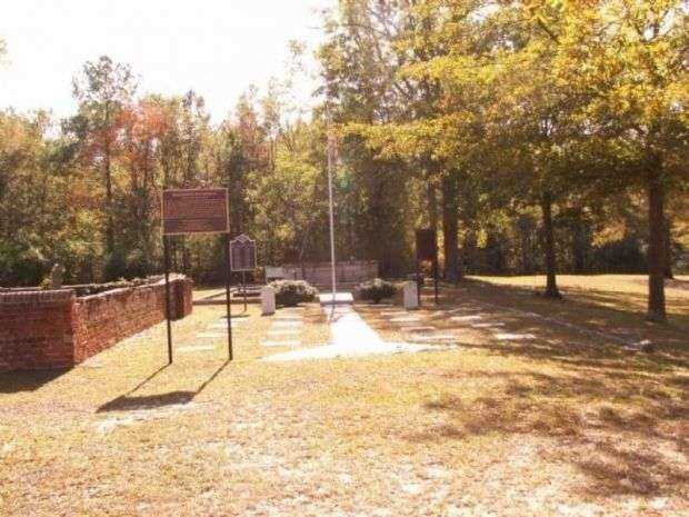 REVOLUTIONARY WAR MEMORIAL CAMDEN