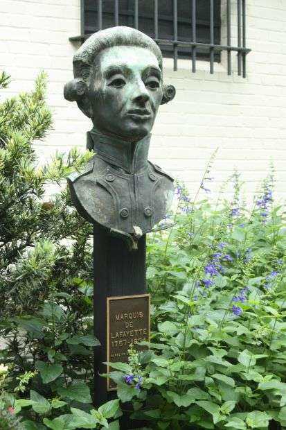 MARQUIS DE LAFAYETTE WAR MEMORIAL BUST