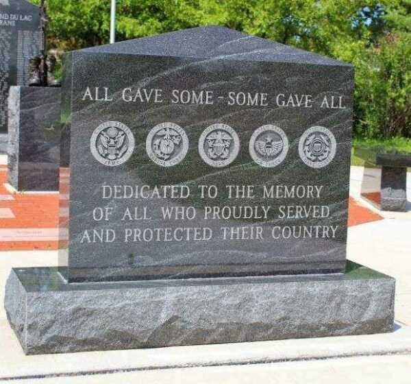 NORTH FOND DU LAC VETERANS MEMORIAL ENTRANCE STONE