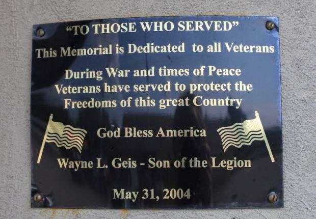 TO THOSE WHO SERVED MEMORIAL PLAQUE