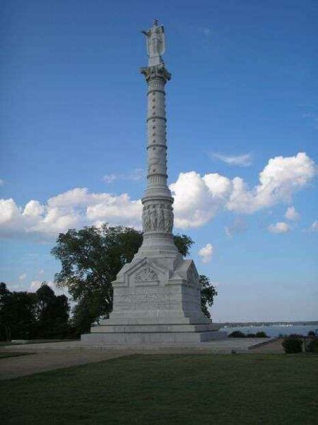 YORKTOWN VICTORY MONUMENT