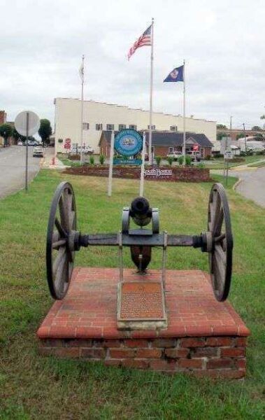 DAR MEMORIAL CANNON