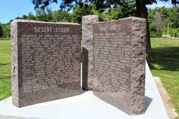 MENOMINEE INDIAN WAR VETERANS MEMORIAL HONOR ROLL STONE E