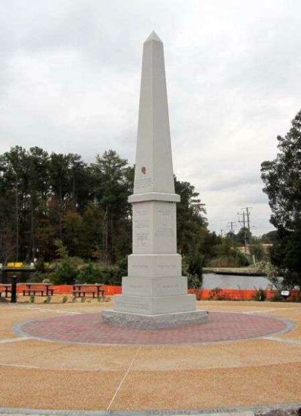 DAR BATTLE OF GREAT BRIDGE MONUMENT