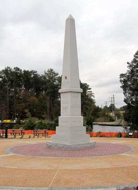 DAR BATTLE OF GREAT BRIDGE MONUMENT