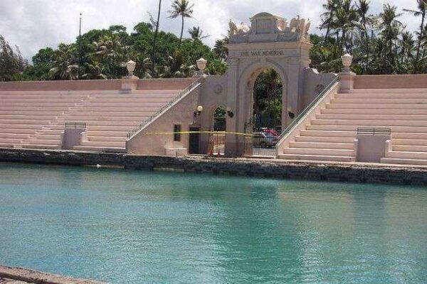WAIKIKI NATATORIUM WAR MEMORIAL