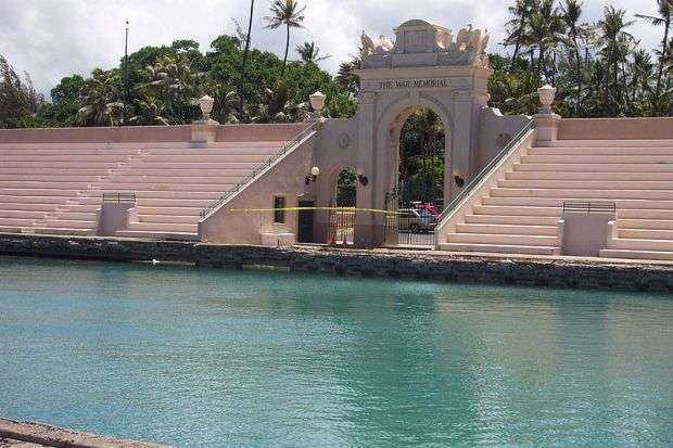 WAIKIKI NATATORIUM WAR MEMORIAL