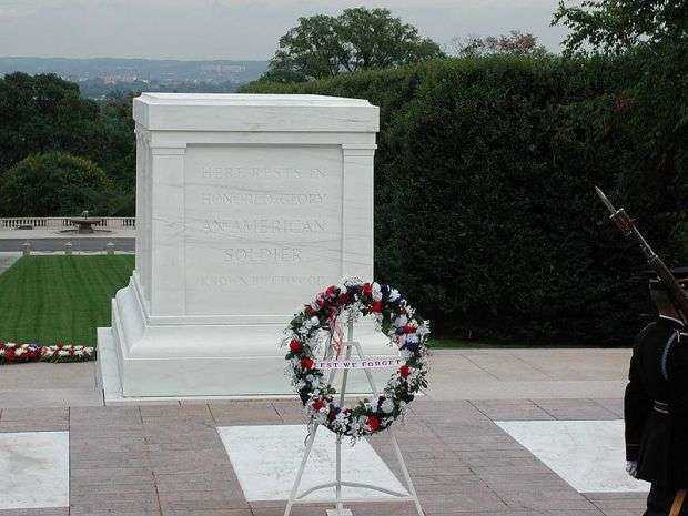 TOMB OF THE UNKNOWN SOLDIER ARLINGTON NATIONAL CEMETERY