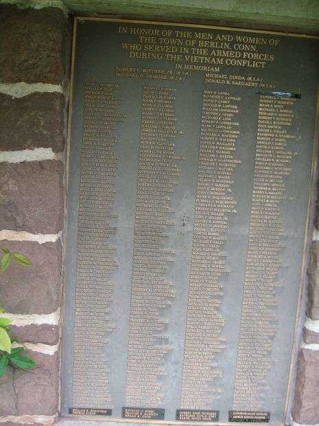 TOWN OF BERLIN VIETNAM WAR MEMORIAL PLAQUE