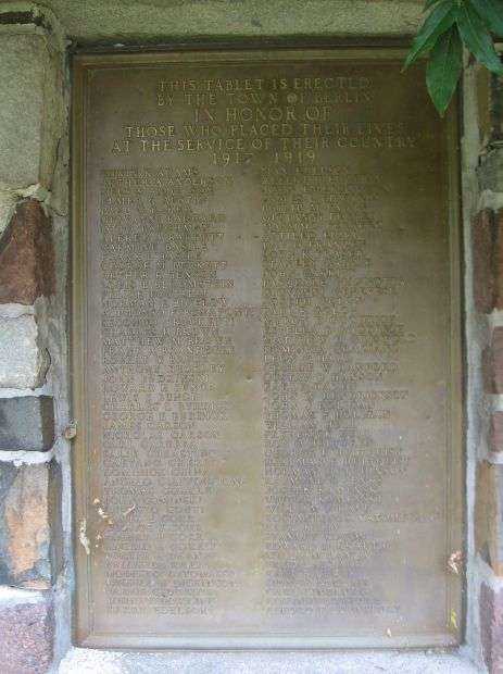 TOWN OF BERLIN WORLD WAR I MEMORIAL PLAQUE FRONT