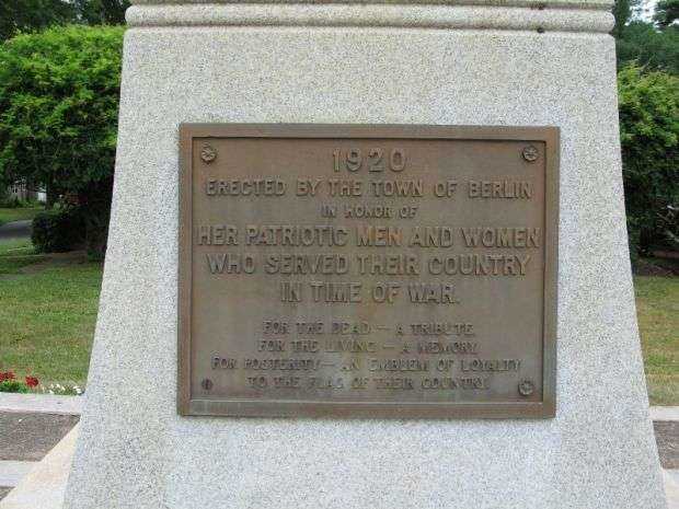 BERLIN VETERANS MEMORIAL DEDICATION PLAQUE