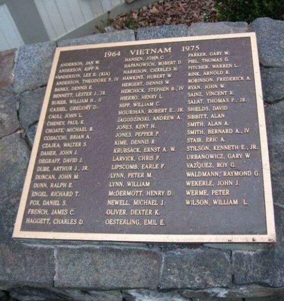 SHERMAN VETERANS MEMORIAL VIETNAM WAR PLAQUE