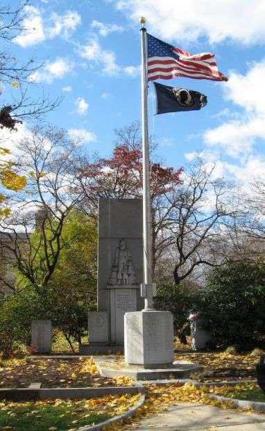 GREENWICH WAR VETERANS MEMORIAL FLAGPOLE